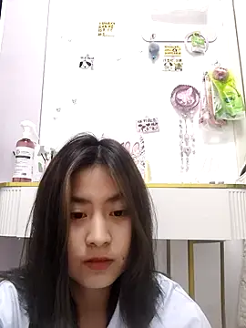 Yunhan 27 online show from 5, 3, 2026