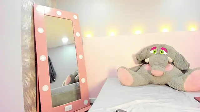 Sol Radiant online show from 13, 3, 2026