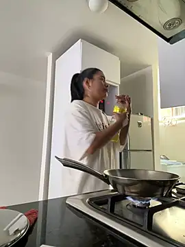 Sweetroseof online show from 13, 4, 2026