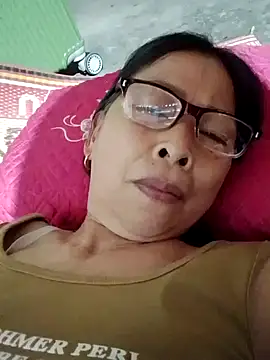 Snapshot of Sky-rain98 chatting on 17, 5, 2026 Sky-rain98 online show from 17, 5, 2026