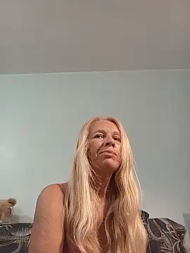 ViktoriaSexi1 online show from 27, 5, 2026