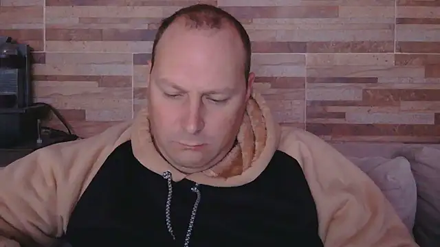 Snapshot of lustonfan chatting on 21, 5, 2026 lustonfan online show from 21, 5, 2026