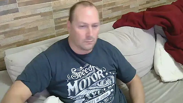 Snapshot of lustonfan chatting on 26, 5, 2026 lustonfan online show from 26, 5, 2026