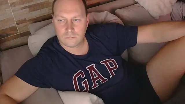 Snapshot of lustonfan chatting on 30, 5, 2026 lustonfan online show from 30, 5, 2026