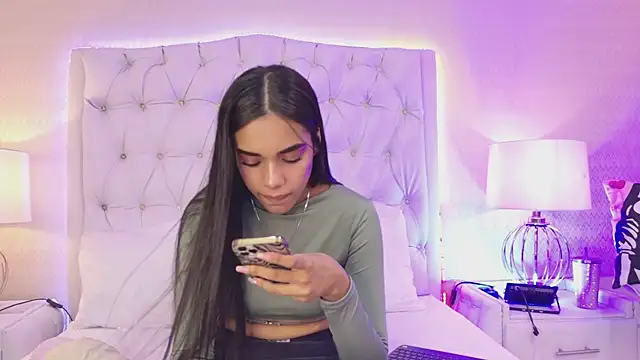 MeganRoseh online show from 16, 4, 2026