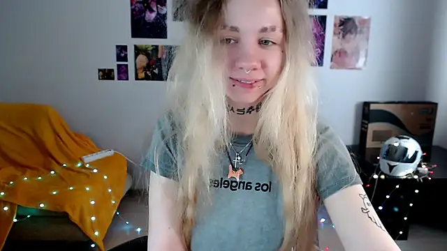 Nica Kawaii online show from 10, 4, 2026