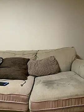 Riasvenenoo online show from 15, 4, 2026