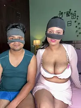 Snapshot of your_bhabhi_love chatting on 19, 7, 2026 your bhabhi love online show from 19, 7, 2026