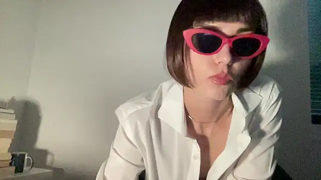 Snapshot of SlowVenomXX chatting on 12, 3, 2026 SlowVenomXX online show from 12, 3, 2026