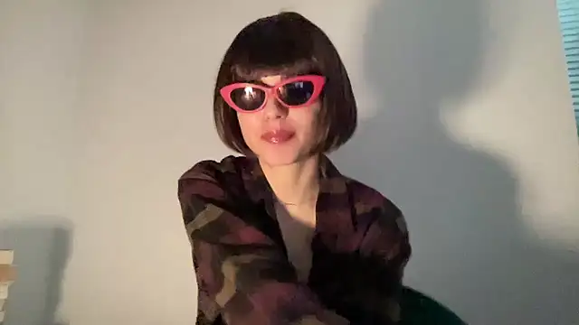 Snapshot of SlowVenomXX chatting on 1, 4, 2026 SlowVenomXX online show from 1, 4, 2026