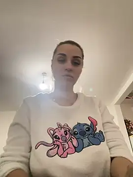 Giullyaxxx online show from 12, 3, 2026