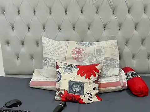 DarkBubble xx online show from 12, 3, 2026