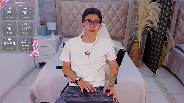 TylerCross  online show from 24, 3, 2026