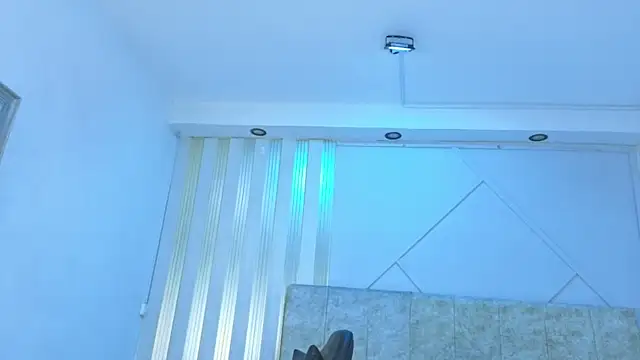 j belle  online show from 19, 4, 2026