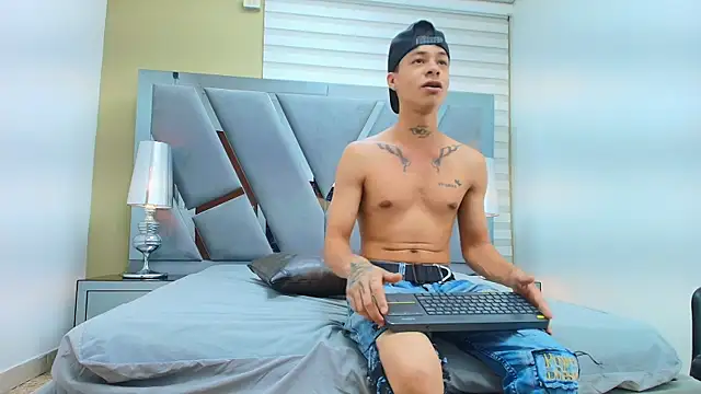 HENRY GREEN2 online show from 1, 4, 2026