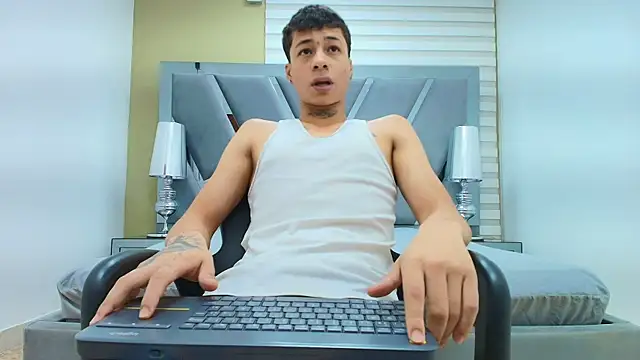 HENRY GREEN2 online show from 20, 4, 2026