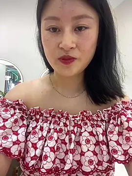 Snapshot of Yolanda9 chatting on 7, 5, 2026 Yolanda9 online show from 7, 5, 2026