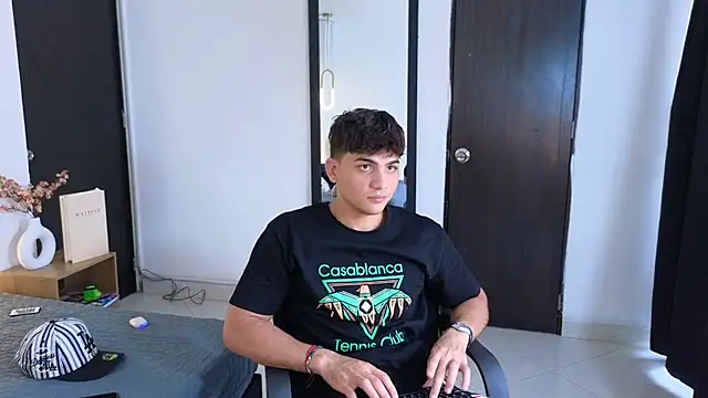 MrAdonis  online show from 31, 3, 2026