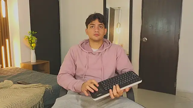 MrAdonis  online show from 20, 4, 2026