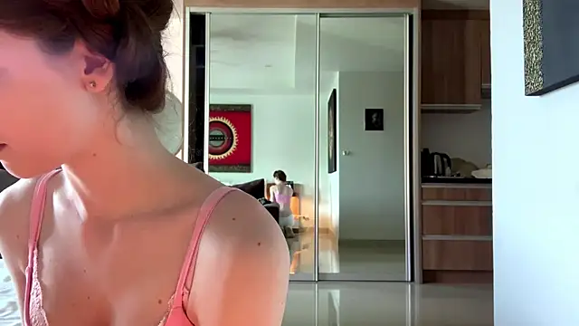 Kissme Kira online show from 18, 3, 2026