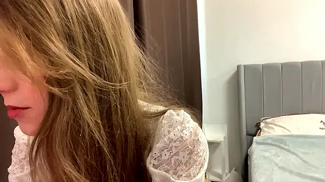 Kissme Kira online show from 23, 4, 2026