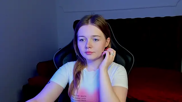 ElinaVale online show from 25, 5, 2026