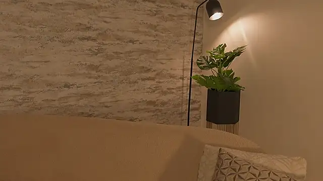 Julie Belle  online show from 17, 4, 2026