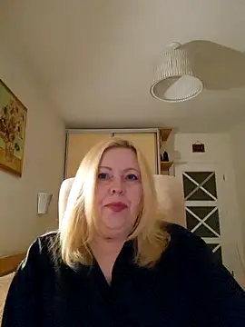 Snapshot of JanieLight53 chatting on 4, 4, 2026 JanieLight53 online show from 4, 4, 2026