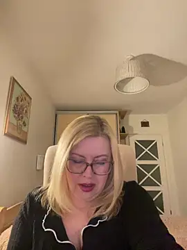 Snapshot of JanieLight53 chatting on 10, 4, 2026 JanieLight53 online show from 10, 4, 2026
