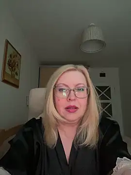 Snapshot of JanieLight53 chatting on 15, 4, 2026 JanieLight53 online show from 15, 4, 2026