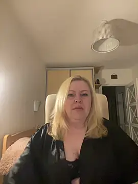 Snapshot of JanieLight53 chatting on 28, 6, 2026 JanieLight53 online show from 28, 6, 2026