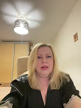 Snapshot of JanieLight53 chatting on 1, 7, 2026 JanieLight53 online show from 1, 7, 2026