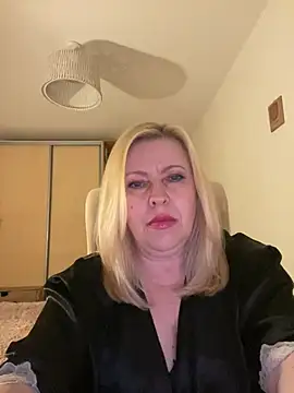 Snapshot of JanieLight53 chatting on 3, 7, 2026 JanieLight53 online show from 3, 7, 2026