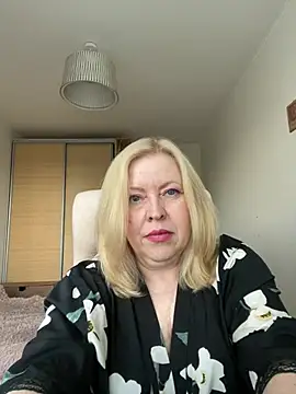 Snapshot of JanieLight53 chatting on 6, 7, 2026 JanieLight53 online show from 6, 7, 2026
