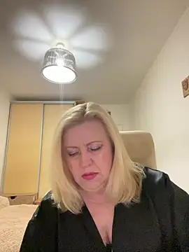 Snapshot of JanieLight53 chatting on 8, 7, 2026 JanieLight53 online show from 8, 7, 2026