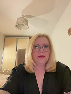 Snapshot of JanieLight53 chatting on 13, 7, 2026 JanieLight53 online show from 13, 7, 2026