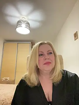 Snapshot of JanieLight53 chatting on 14, 7, 2026 JanieLight53 online show from 14, 7, 2026
