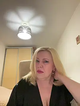 Snapshot of JanieLight53 chatting on 16, 7, 2026 JanieLight53 online show from 16, 7, 2026