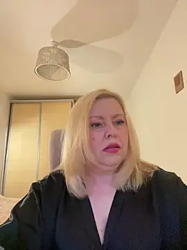 Snapshot of JanieLight53 chatting on 22, 7, 2026 JanieLight53 online show from 22, 7, 2026