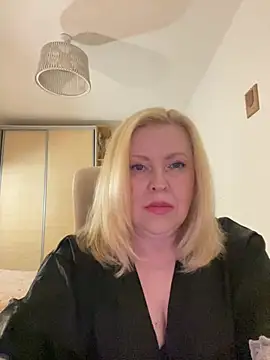 Snapshot of JanieLight53 chatting on 23, 7, 2026 JanieLight53 online show from 23, 7, 2026