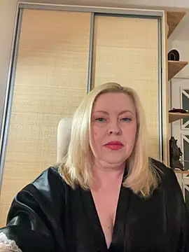 Snapshot of JanieLight53 chatting on 25, 7, 2026 JanieLight53 online show from 25, 7, 2026