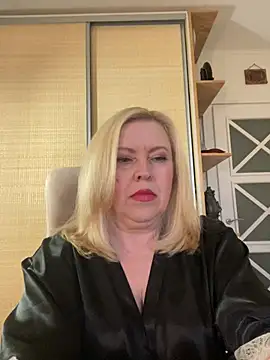 Snapshot of JanieLight53 chatting on 3, 8, 2026 JanieLight53 online show from 3, 8, 2026