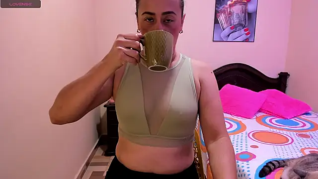 Snapshot of sara_florez12 chatting on 25, 5, 2026 sara florez12 online show from 25, 5, 2026
