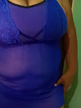 latina bigtitss online show from 30, 4, 2026