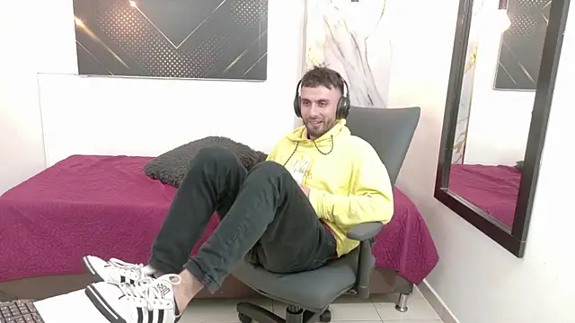 Snapshot of KingOfTemptation chatting on 15, 5, 2026 KingOfTemptation online show from 15, 5, 2026