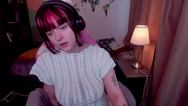 EsterTwilight online show from 4, 7, 2026