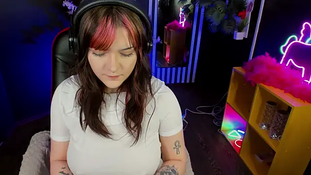 EsterTwilight online show from 17, 7, 2026