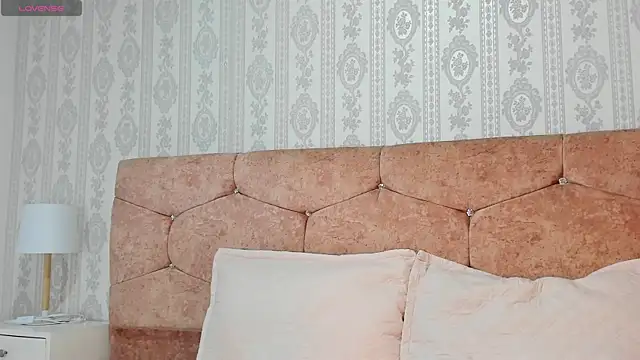 Snapshot of Viioletcollins chatting on 9, 6, 2026 Viioletcollins online show from 9, 6, 2026