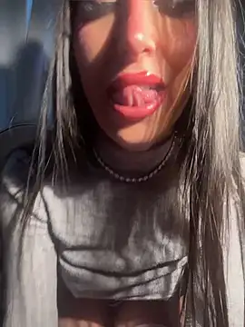 MiaFoxie  online show from 2, 7, 2026