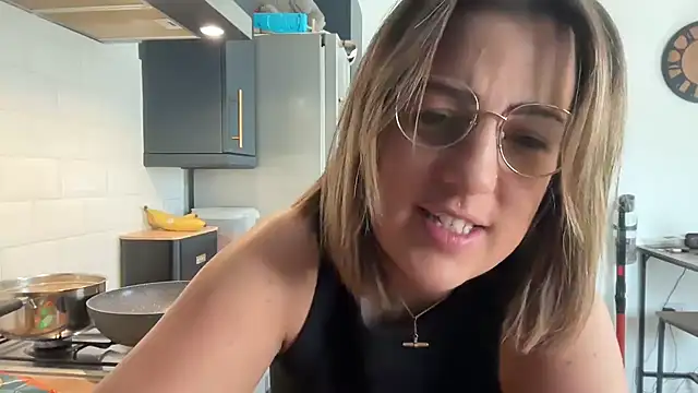 annabellewarick online show from 8, 4, 2026